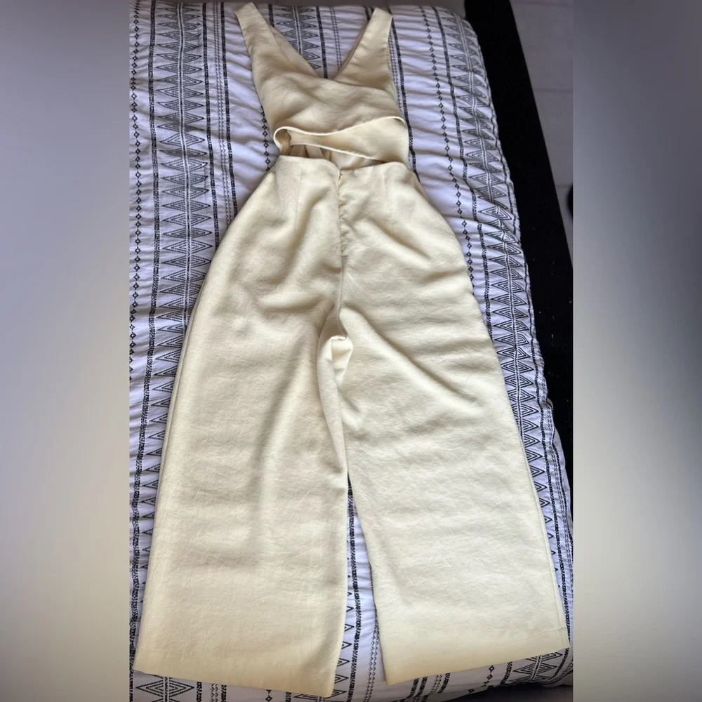 Aritzia Wilfred Coulement Open Back Jumpsuit Lemon Meringue. Size 4 - Picture 6 of 16